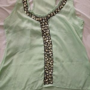 Sleeveless shirt